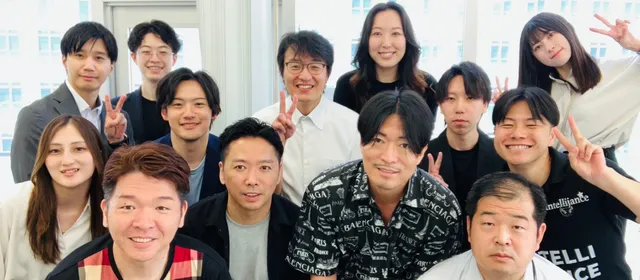 大阪本社スタッフの集合写真